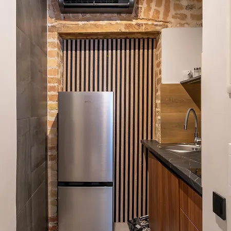 Апартаменты The Parkside Ground-floor With Street Parking *