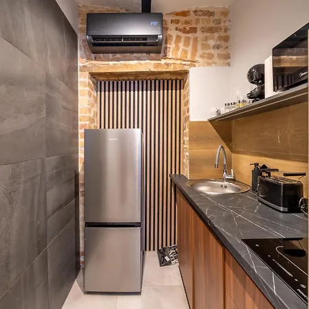 The Parkside Ground-floor With Street Parking * 里加