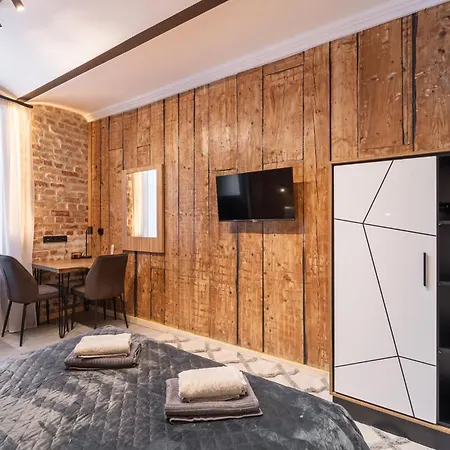 Apartment The Parkside Ground-floor With Street Parking