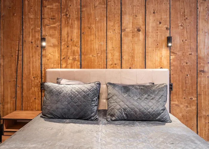 The Parkside Ground-floor With Street Parking 公寓 里加