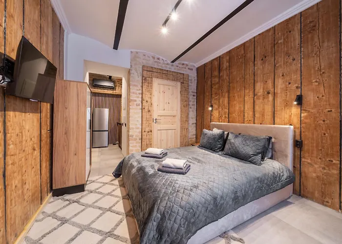 The Parkside Ground-floor With Street Parking * 里加