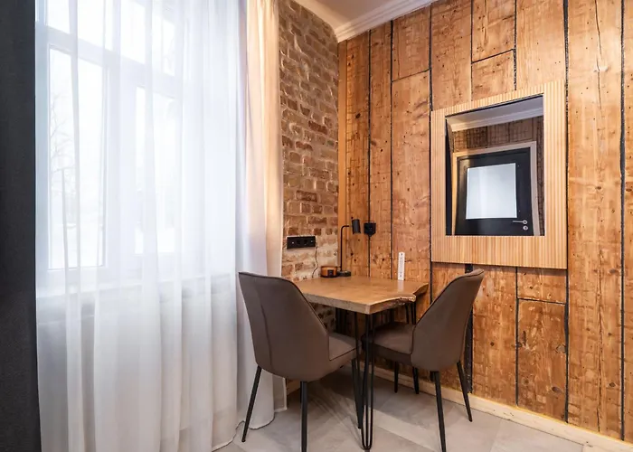 The Parkside Ground-floor With Street Parking *