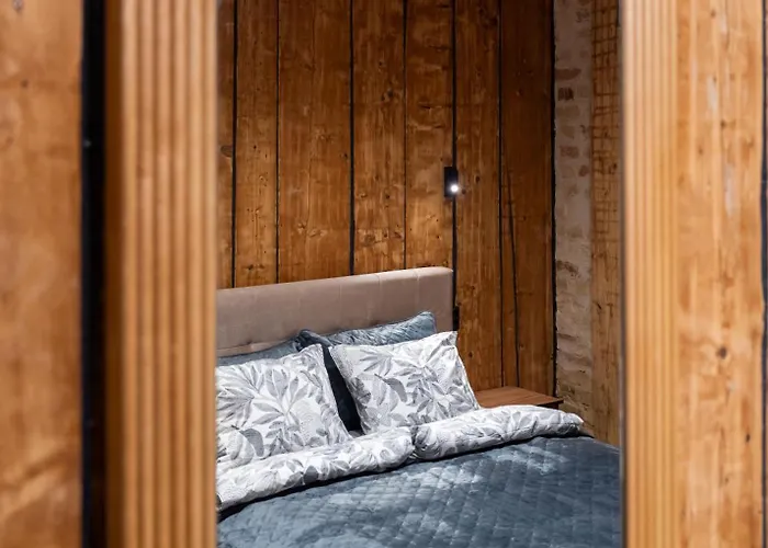 The Parkside Ground-floor With Street Parking