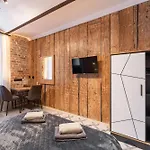 Apartment The Parkside Ground-floor With Street Parking
