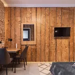 The Parkside Ground-floor With Street Parking * Riga